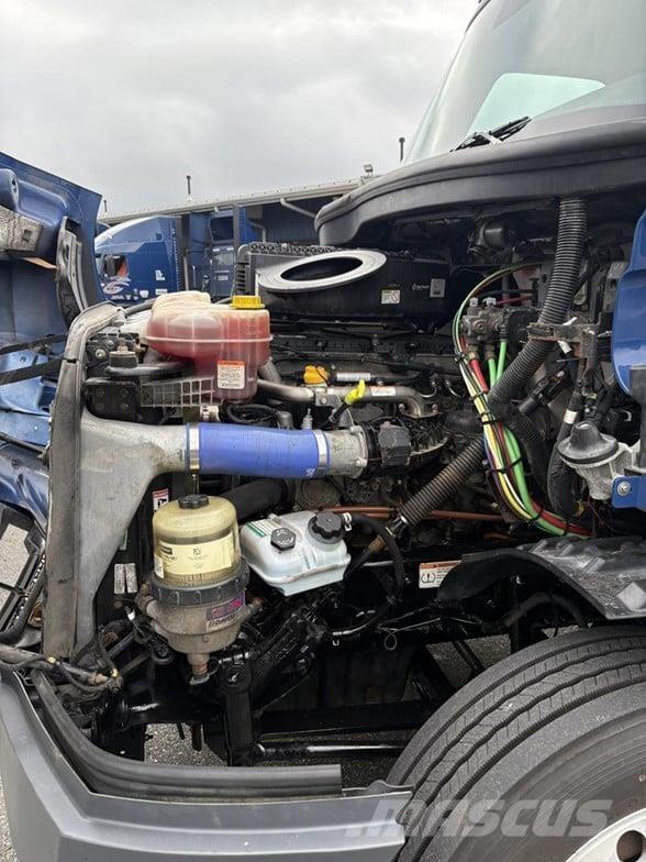 Freightliner CASCADIA 126 Sadulveokid