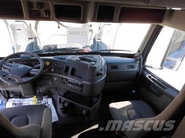 Volvo VNL64T860 Sadulveokid