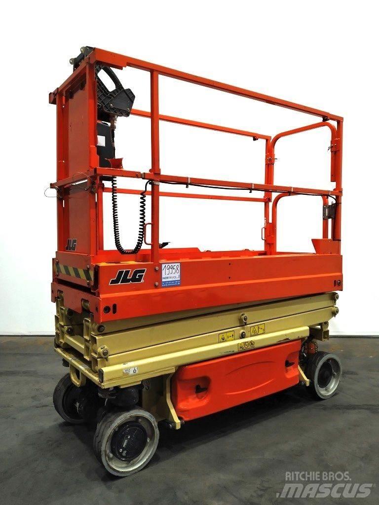 JLG 1930 ES Käärtõstukid