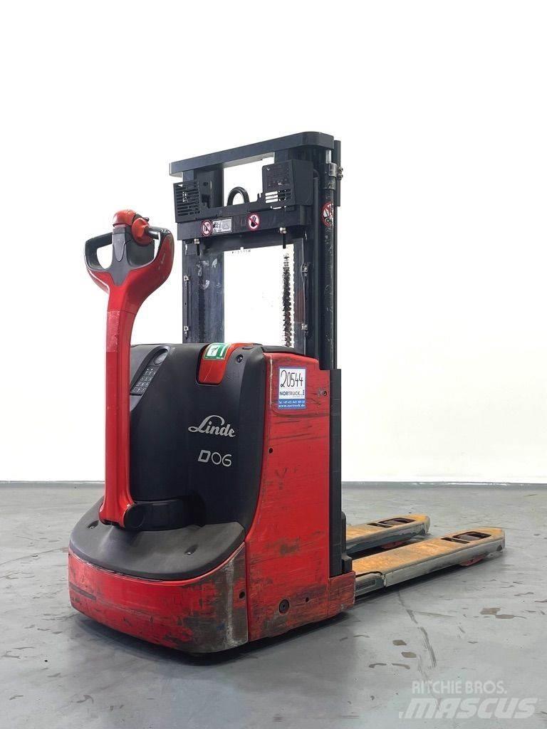 Linde D06-1160 Järelkäidavad virnastajad