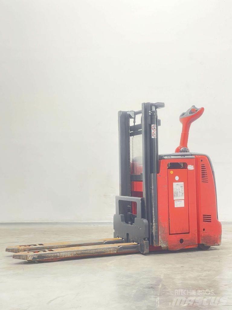 Linde D12-133 Järelkäidavad virnastajad