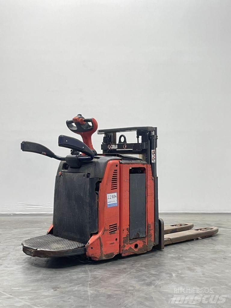 Linde D12AP-133 Järelkäidavad virnastajad