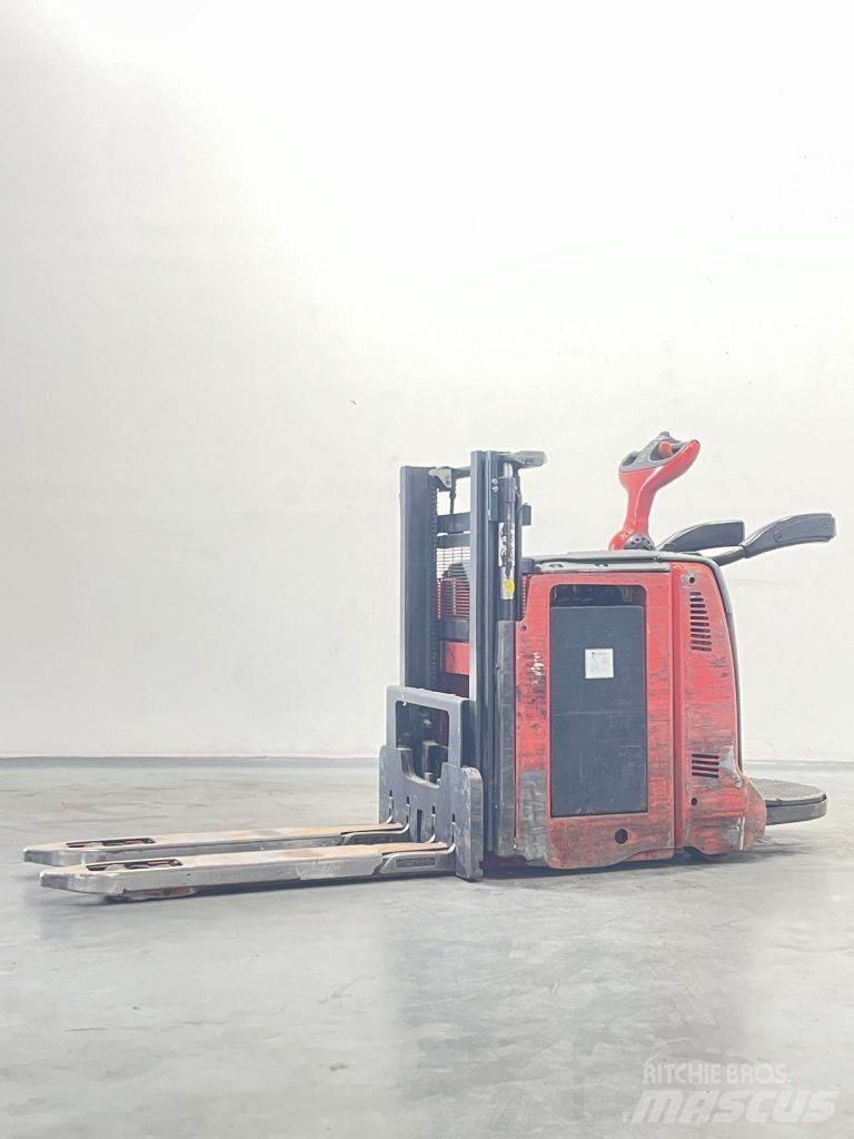 Linde D12AP-133 Järelkäidavad virnastajad