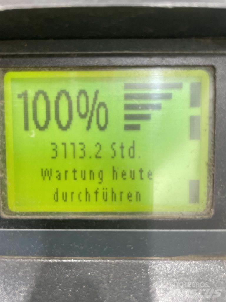 Linde D12AP-133 Järelkäidavad virnastajad