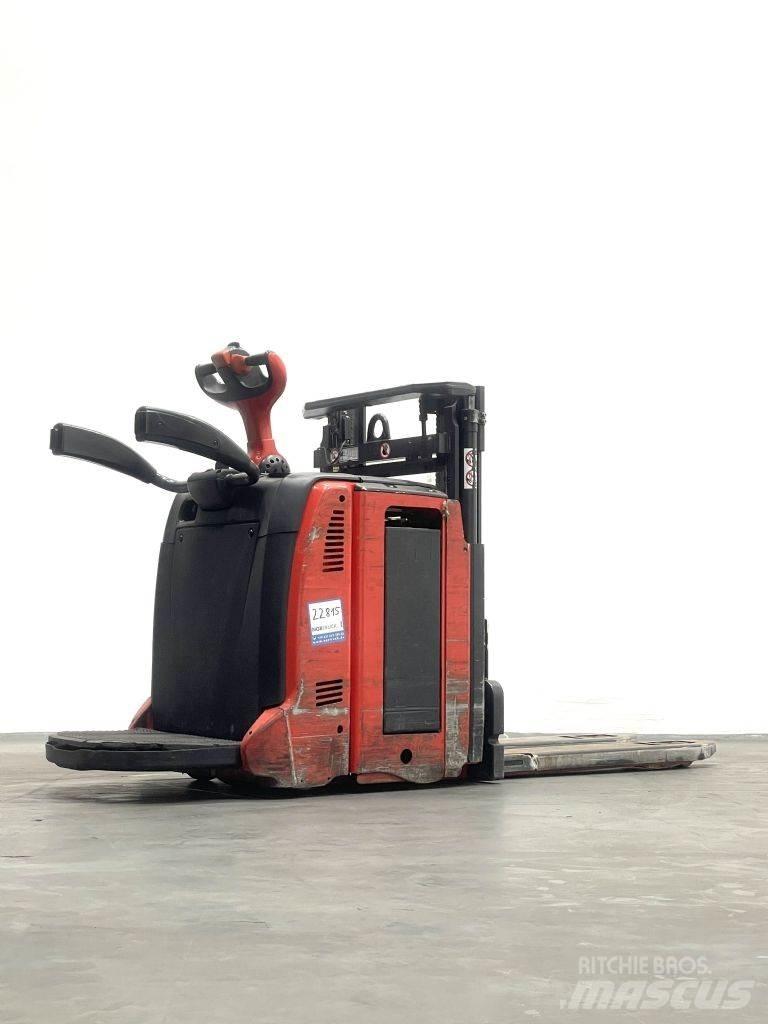 Linde D12HPAP Järelkäidavad virnastajad
