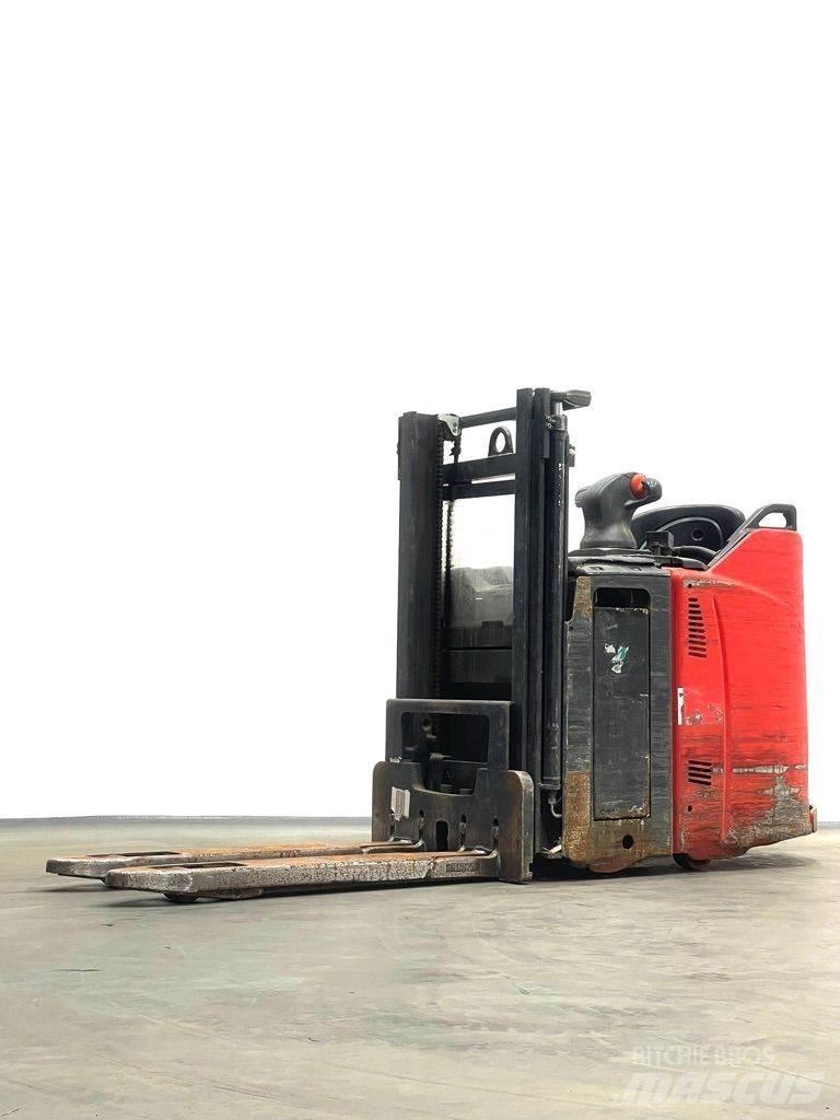 Linde D12HPSP-133 Järelkäidavad virnastajad