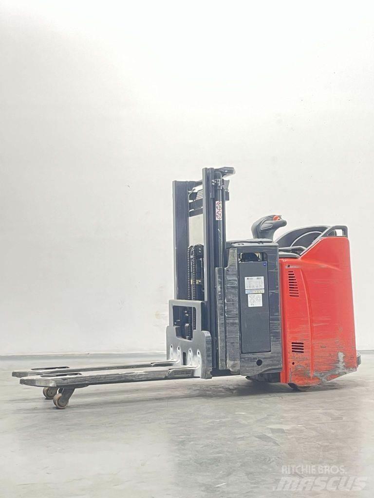 Linde D12SP-133 Järelkäidavad virnastajad
