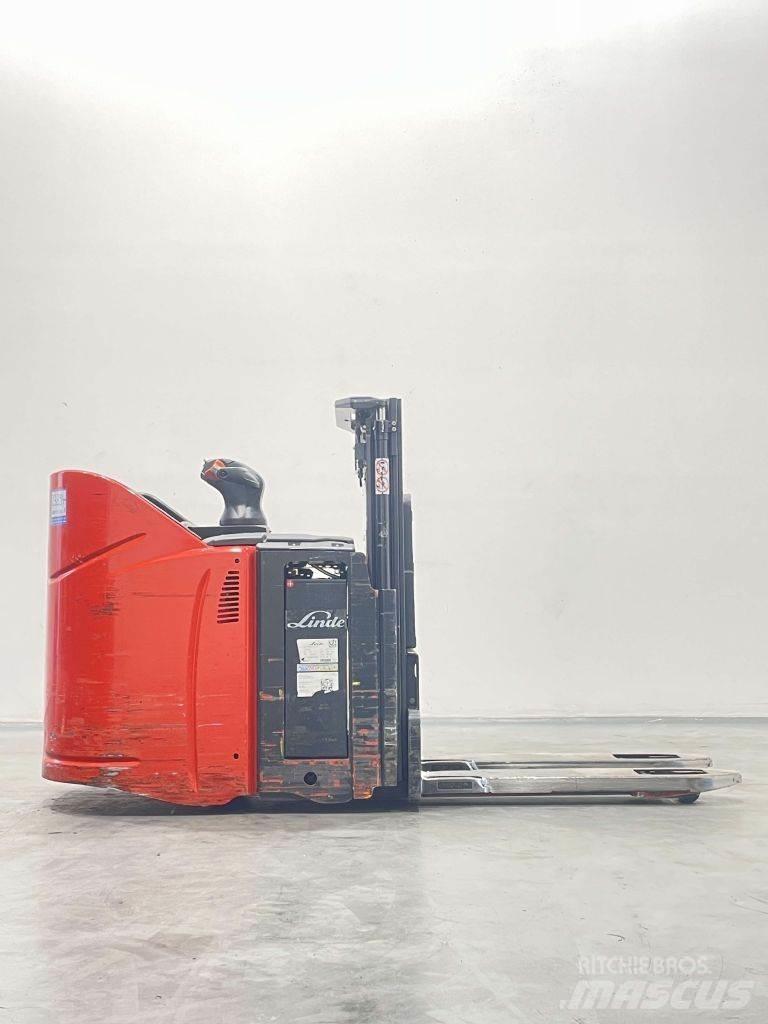 Linde D12SPHP-133 Järelkäidavad virnastajad