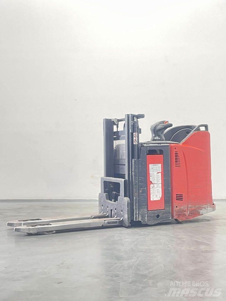 Linde D12SPHP-133 Järelkäidavad virnastajad