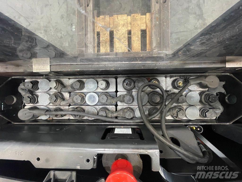 Linde L12-1172 Järelkäidavad virnastajad