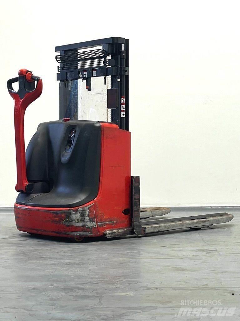 Linde L12-1172 Järelkäidavad virnastajad