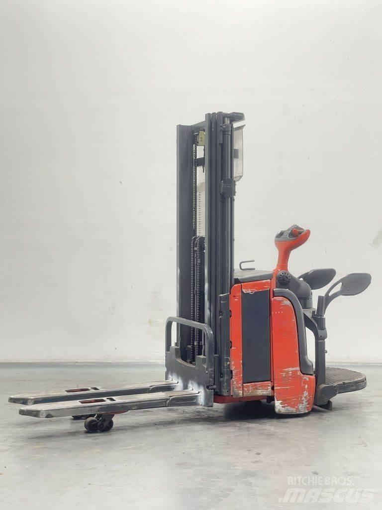 Linde L14AP-372 Järelkäidavad virnastajad