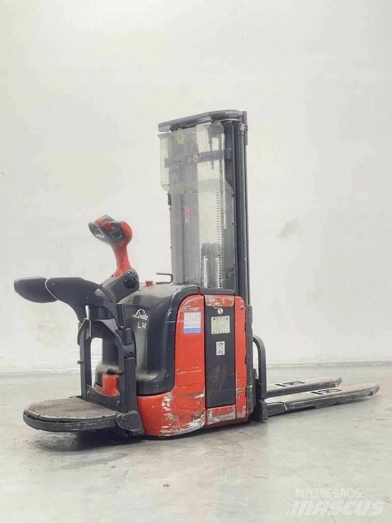 Linde L14AP-372 Järelkäidavad virnastajad