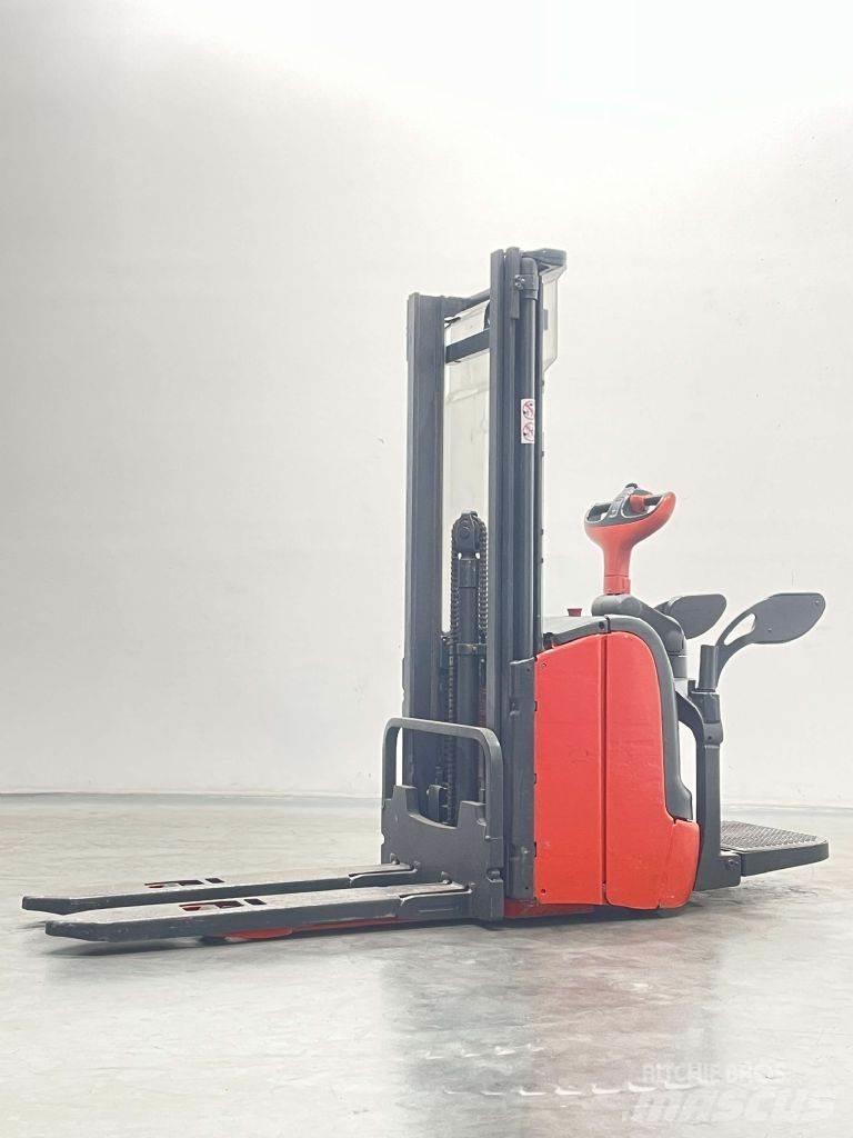 Linde L14AP-372 Järelkäidavad virnastajad