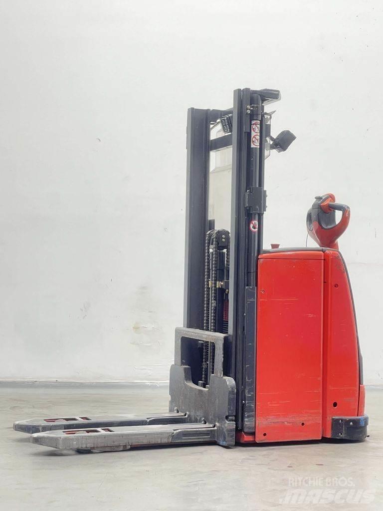 Linde L16-1173 Järelkäidavad virnastajad