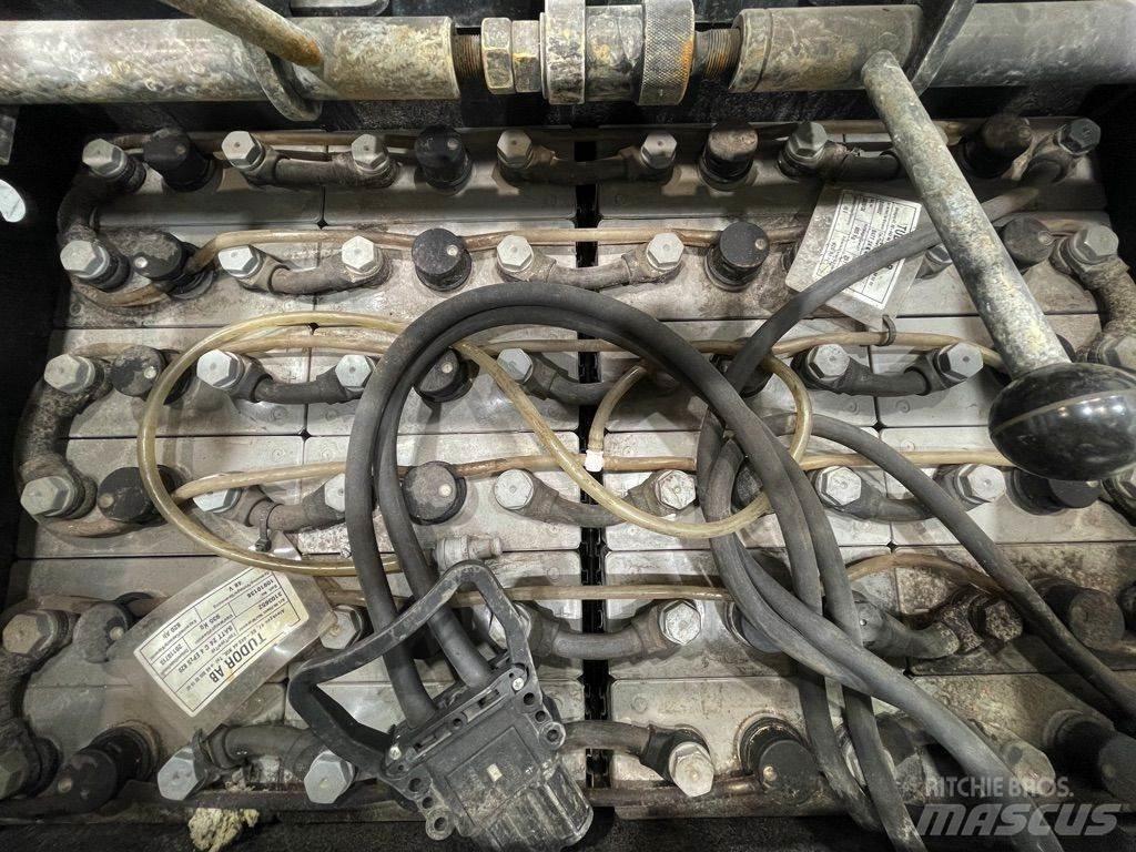 Linde V12-015 Kõrged komplekteerimistõstukid