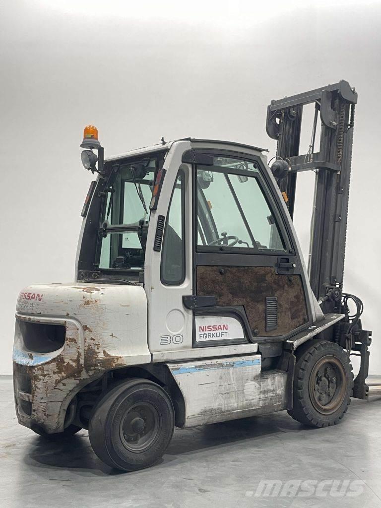 Nissan YG1D2A300 Diiseltõstukid