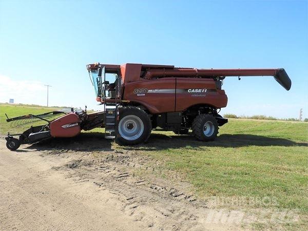 Case IH 8230 Teraviljakombainid