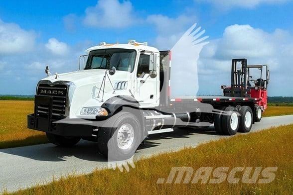 Moffett M55 Veoautol transporditav kahveltõstuk