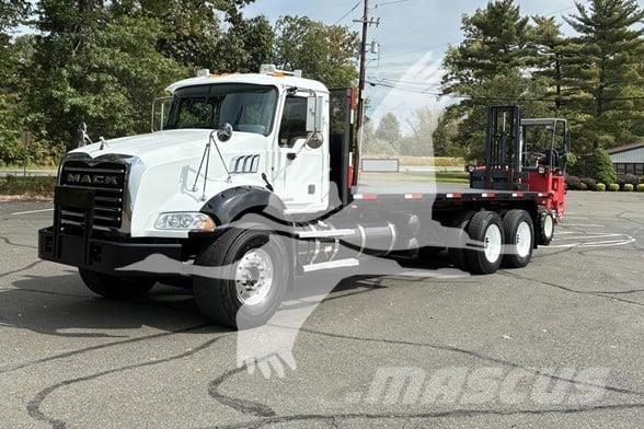 Moffett M55 Veoautol transporditav kahveltõstuk