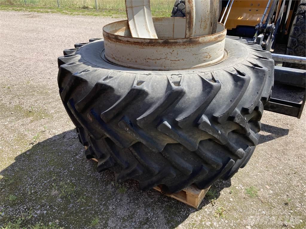  18.4X38 Rehvid, rattad ja veljed
