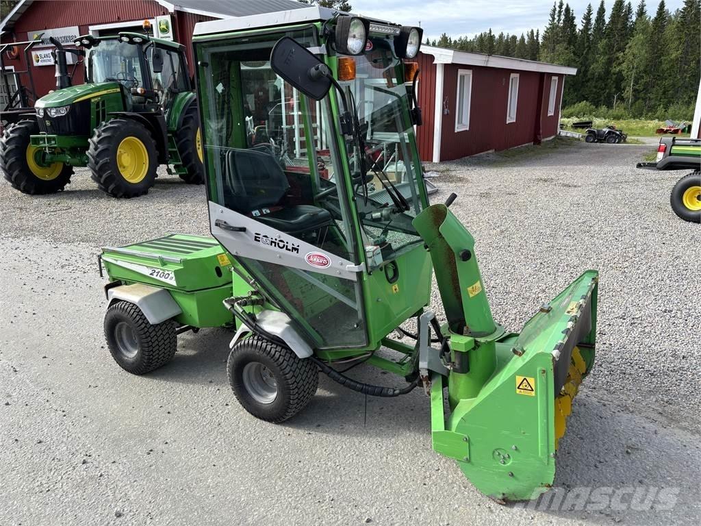 Egholm 2100 med Redskap Kommunaalteenuste tehnika