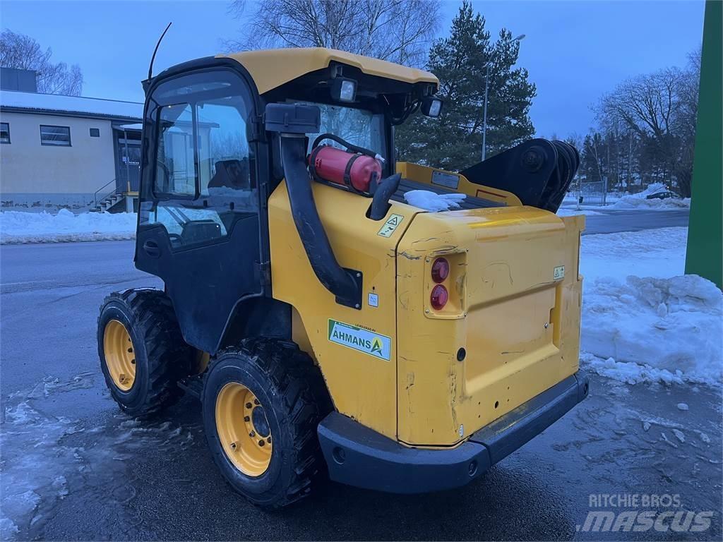 JCB 330 SKID STEER ATV-d