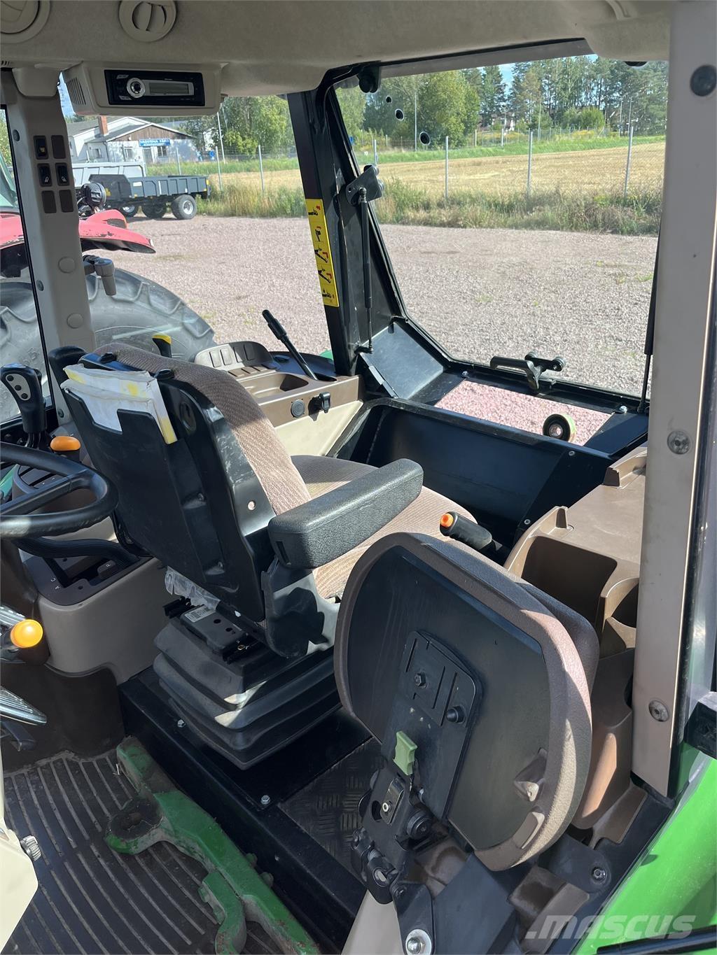 John Deere 5620 Traktorid