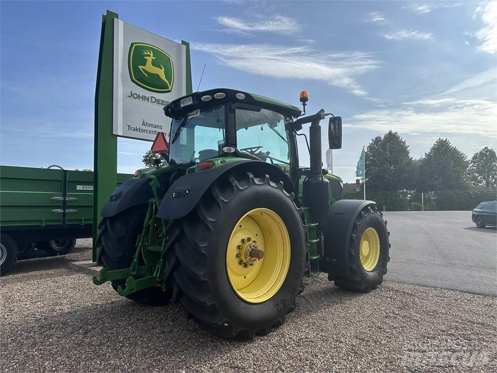 John Deere 6215R Traktorid