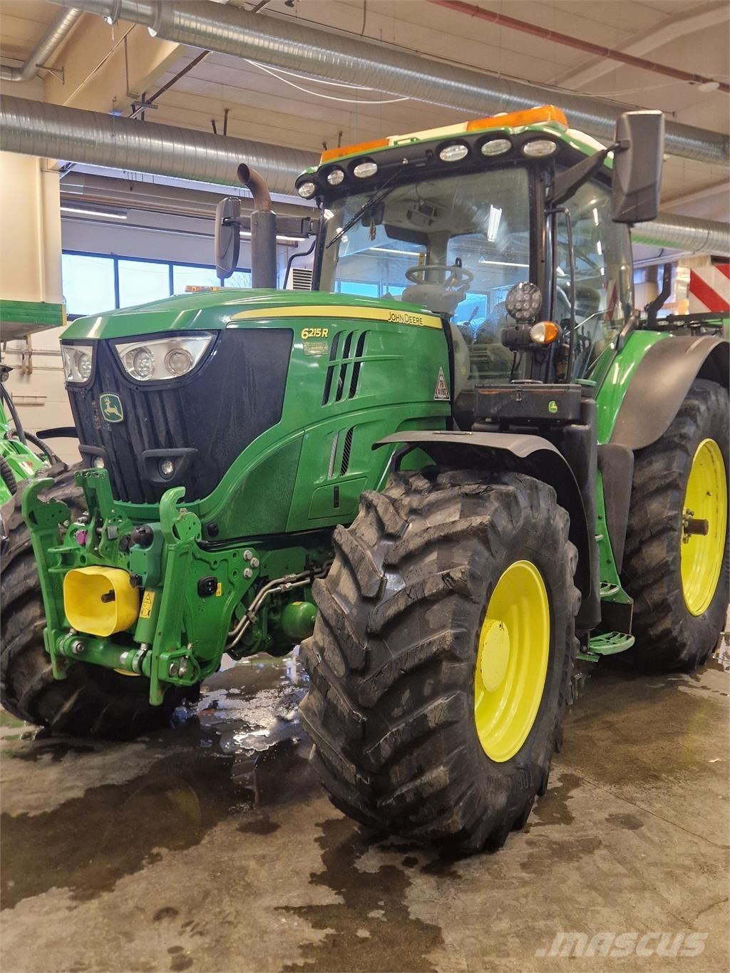 John Deere 6215R Traktorid