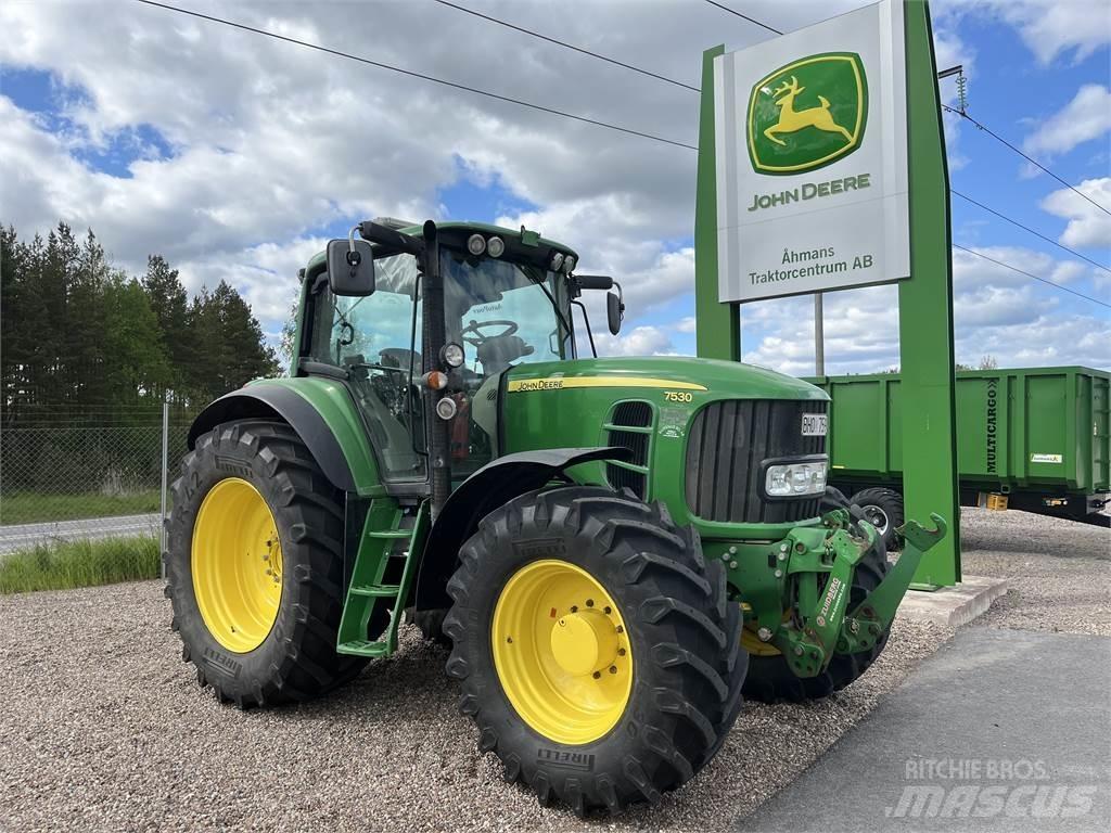 John Deere 7530 Premium Traktorid
