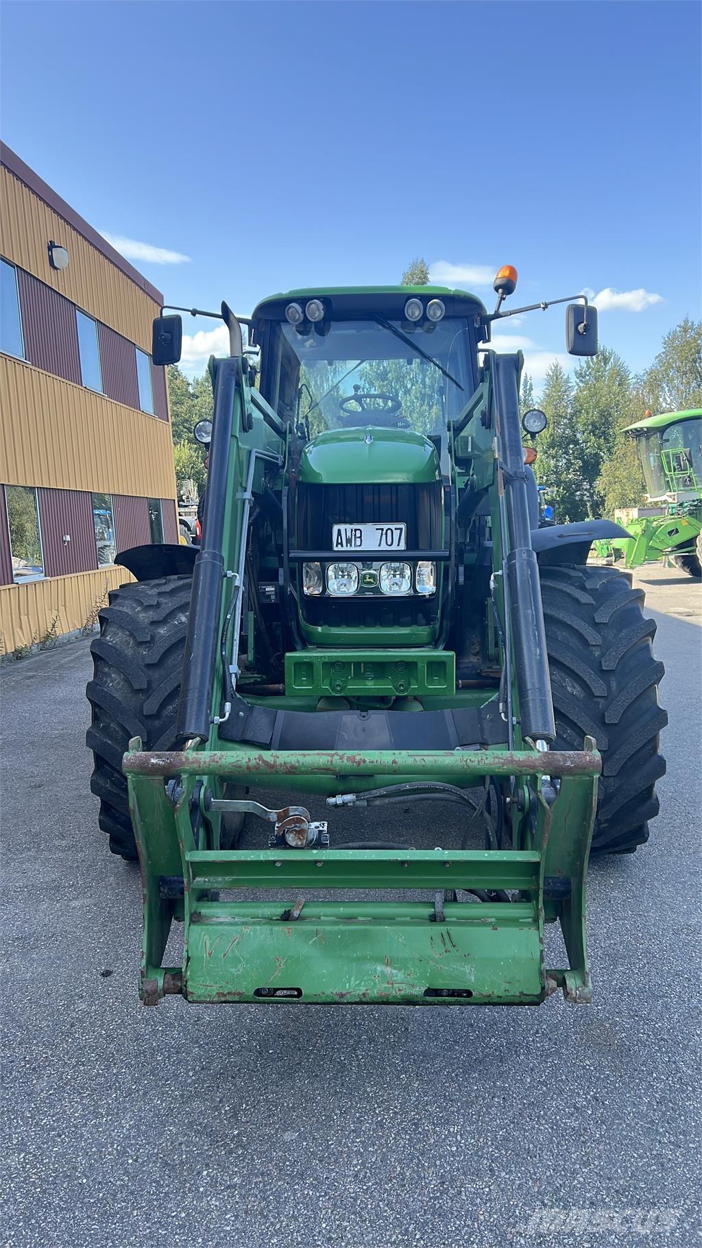 John Deere 7530 Premium Traktorid
