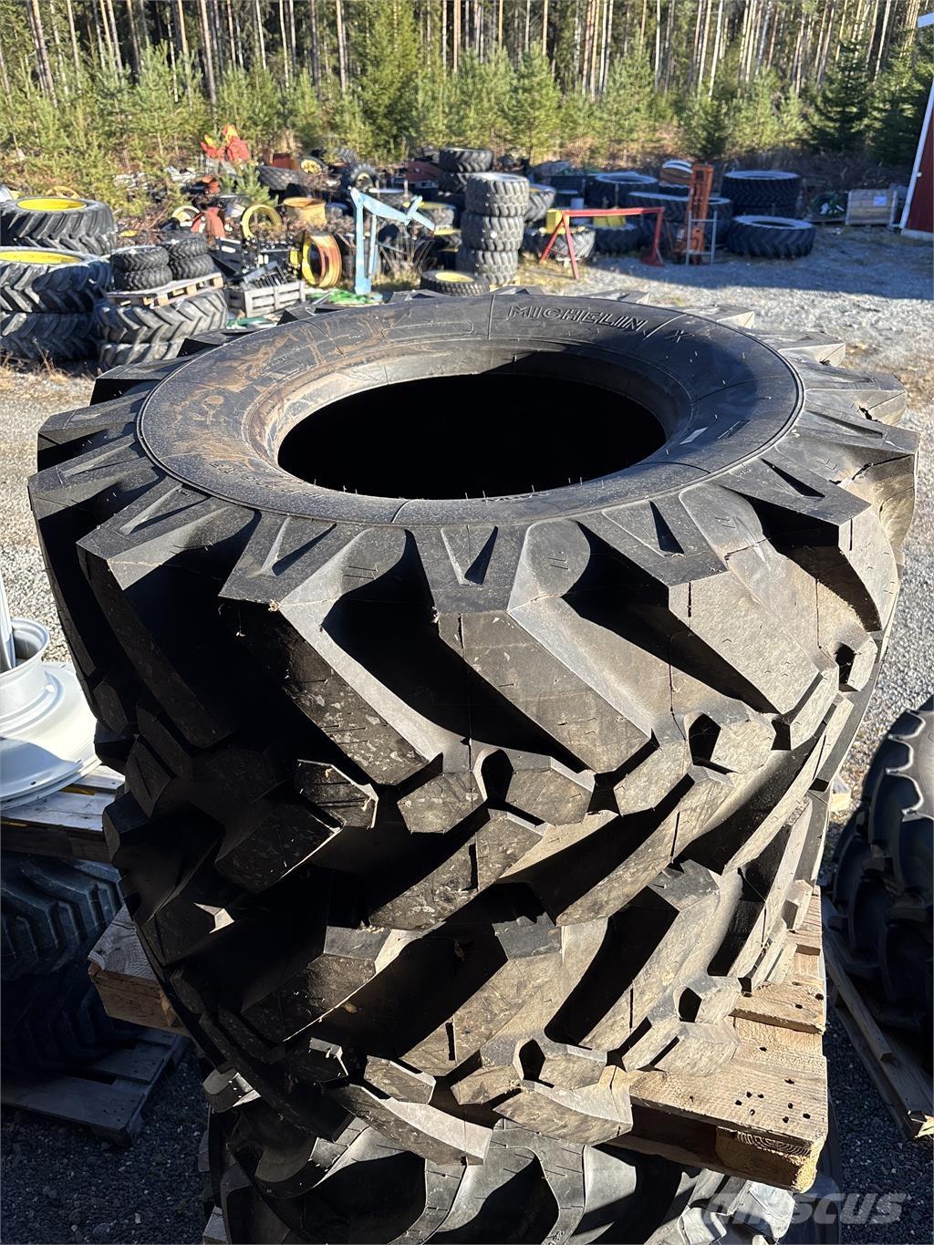 Michelin Däck 18R22,5 Rehvid, rattad ja veljed