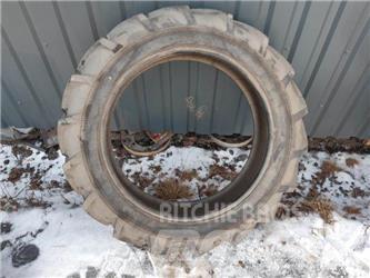  TRAKTORDÄCK 8,3-24 6PLY Rehvid, rattad ja veljed