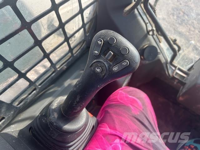 Bobcat T76 Kompaktlaadurid