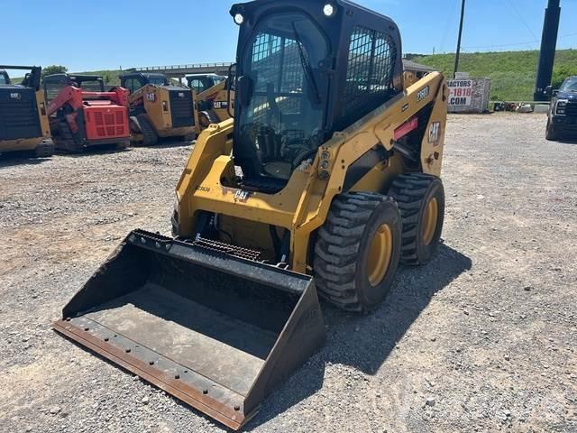 CAT 236D3 Rehvid, rattad ja veljed