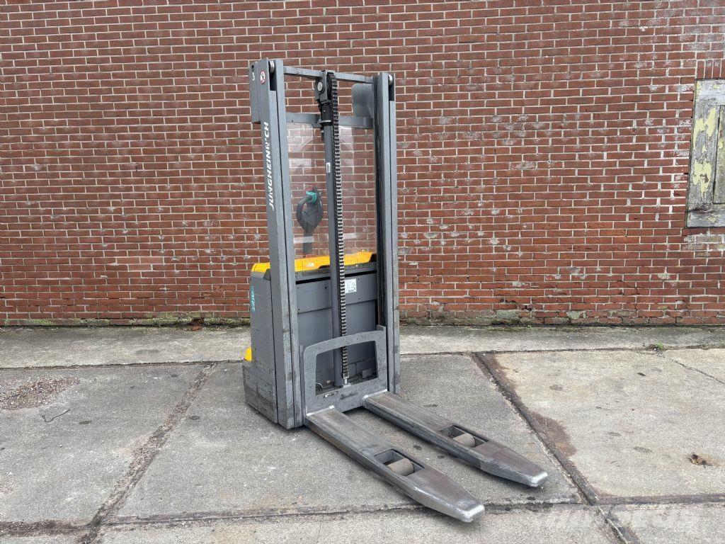 Jungheinrich EJC 112 Järelkäidavad virnastajad