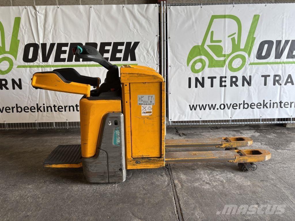 Jungheinrich ERE 225 Platvormiga virnastajad