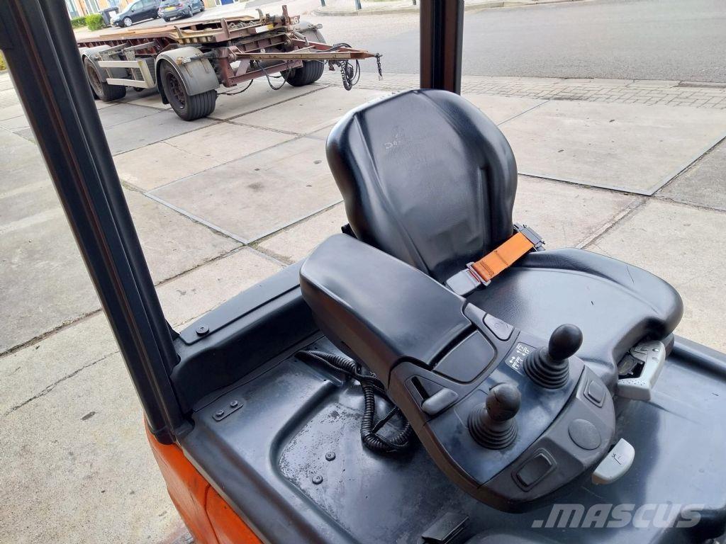 Linde E20L-02 Elektritõstukid