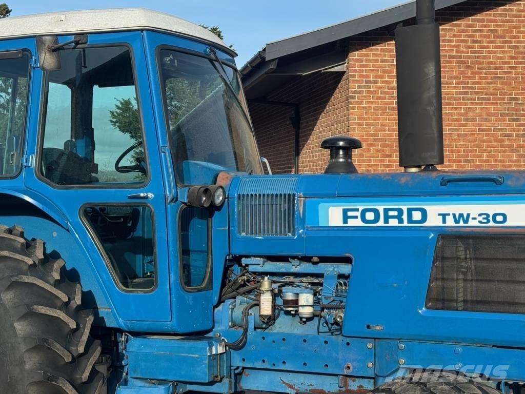 Ford TW30 Traktorid