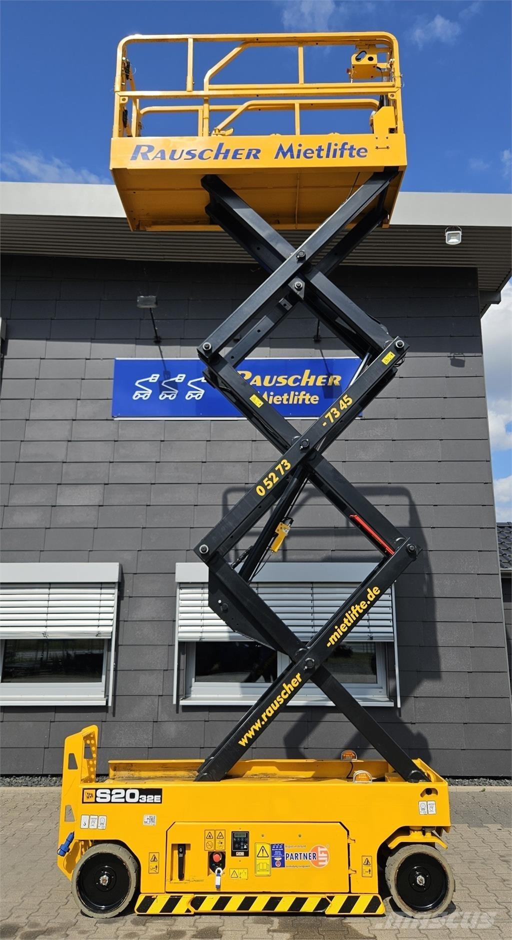 JCB S2032E Käärtõstukid
