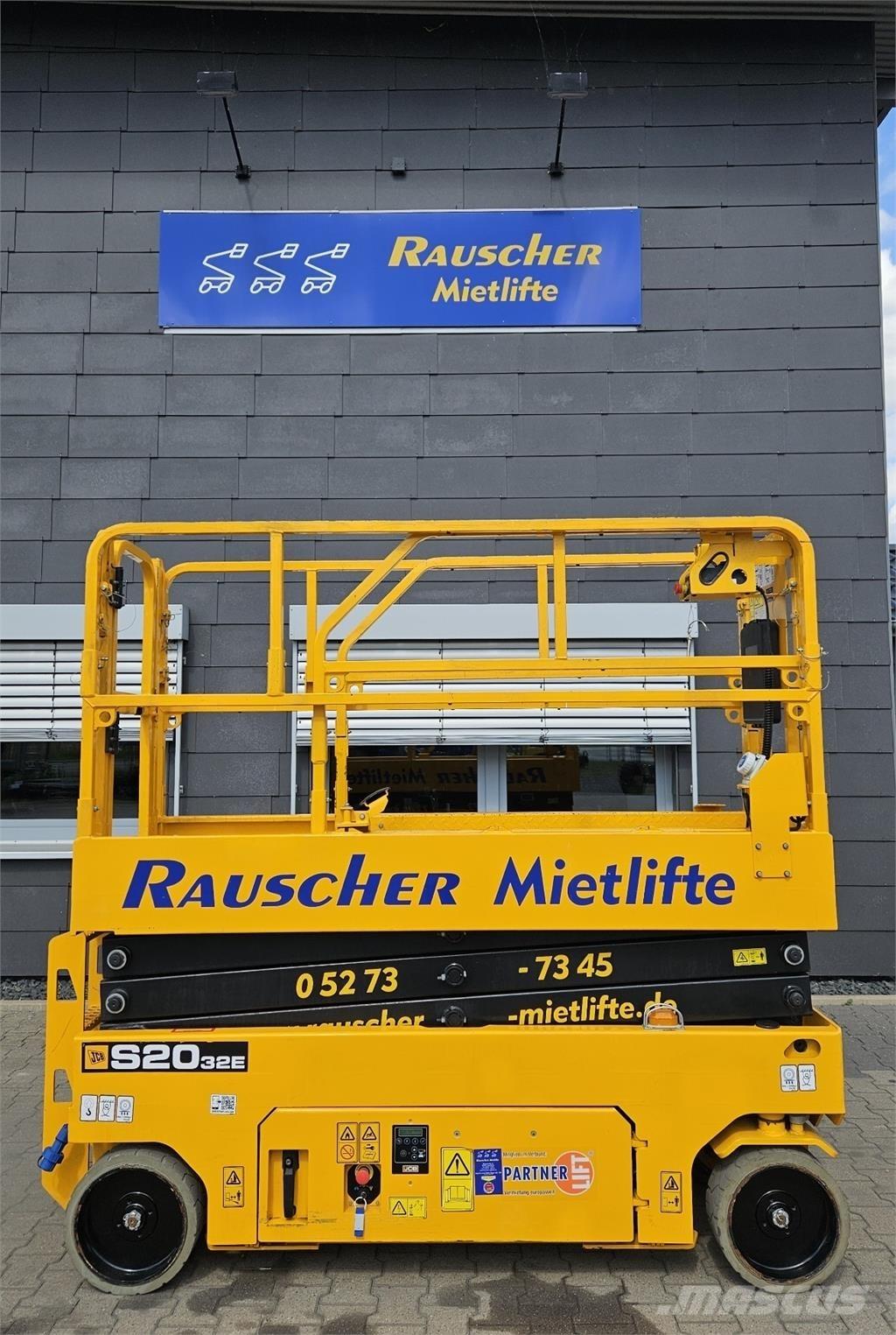 JCB S2032E Käärtõstukid
