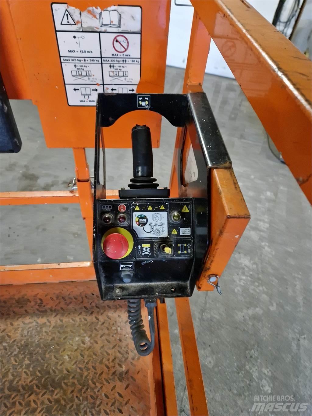 JLG 10 RS Käärtõstukid