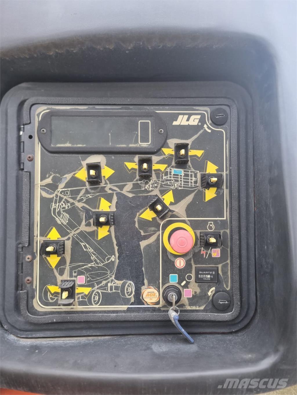 JLG 1250 AJP Iseliikuvad poomtõstukid