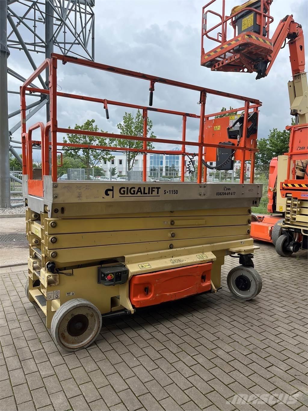 JLG 3246 ES Käärtõstukid
