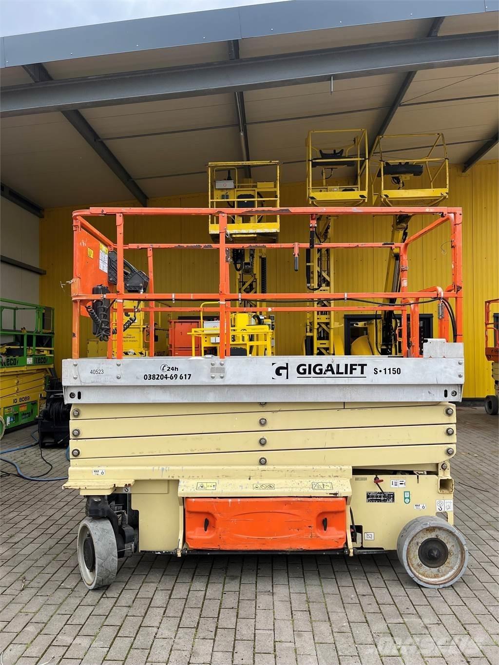 JLG 3246 ES Käärtõstukid