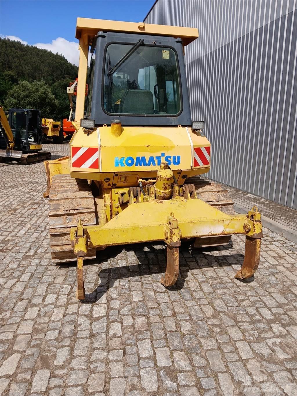 Komatsu D41E-6 Torupaigaldajad