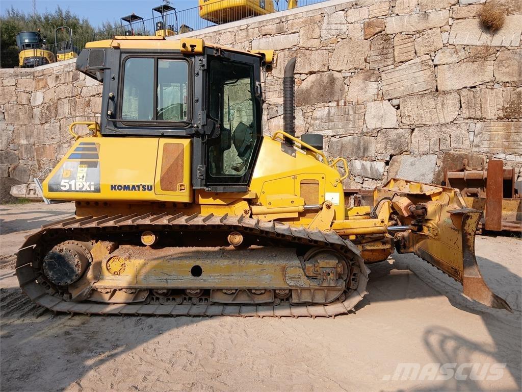 Komatsu D51PXI-22 Torupaigaldajad