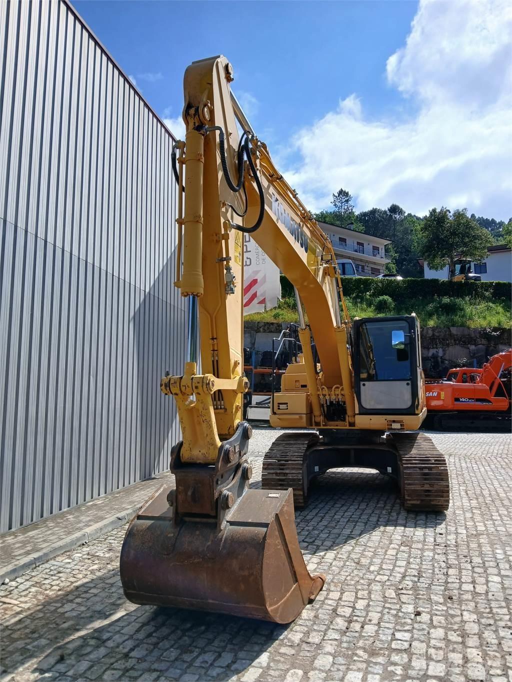 Komatsu PC210NLC-11 Roomikekskavaatorid