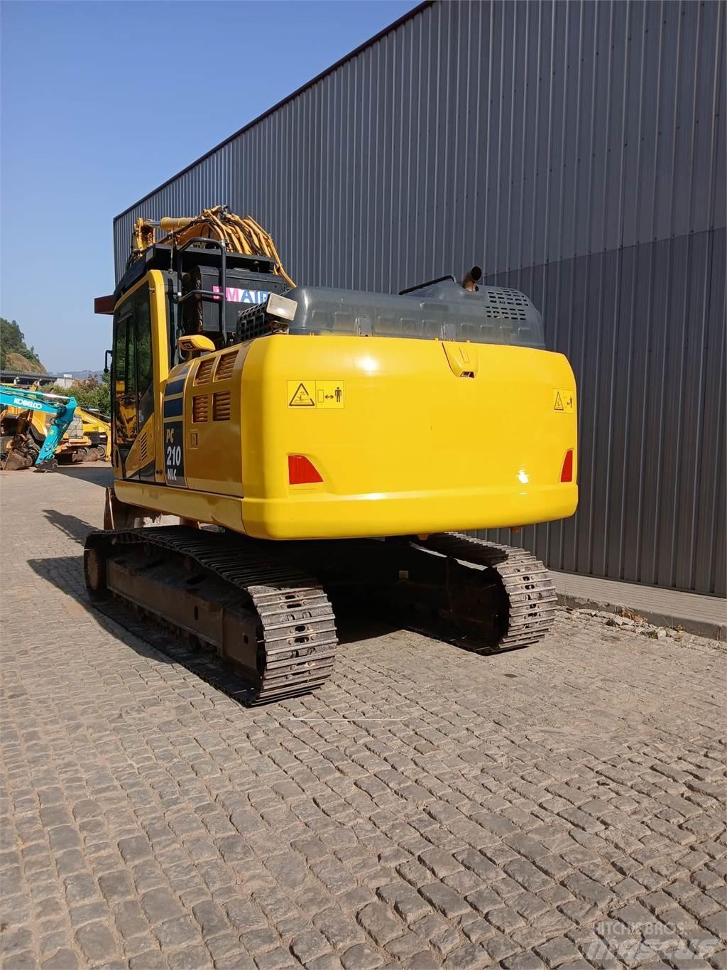 Komatsu PC210NLC-11 Roomikekskavaatorid